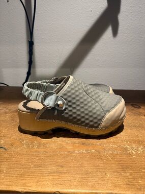 Brain Dead Women's Textured Slingback Clogs in Gray and Tan